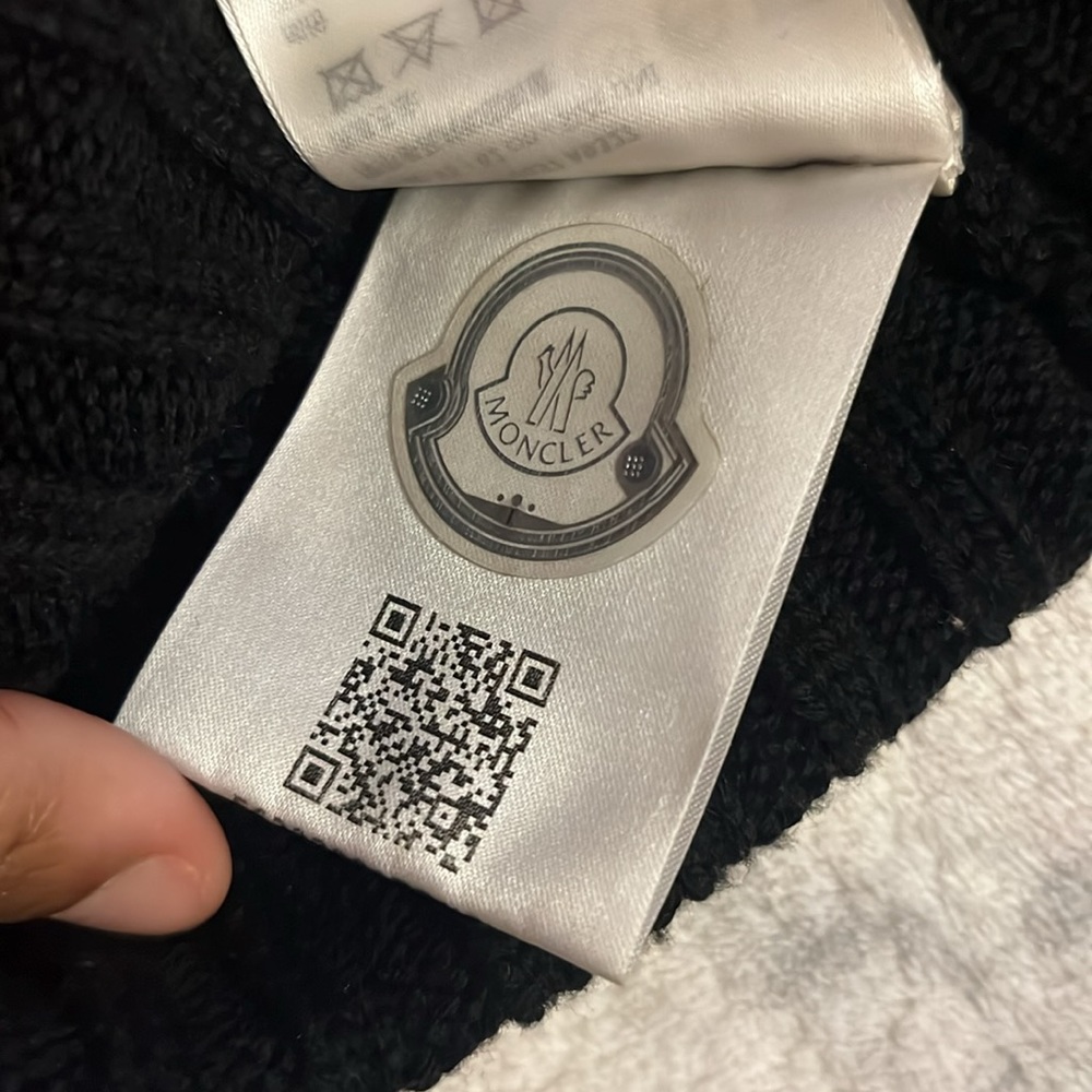 Black Moncler Beanie - Picture 3 of 4